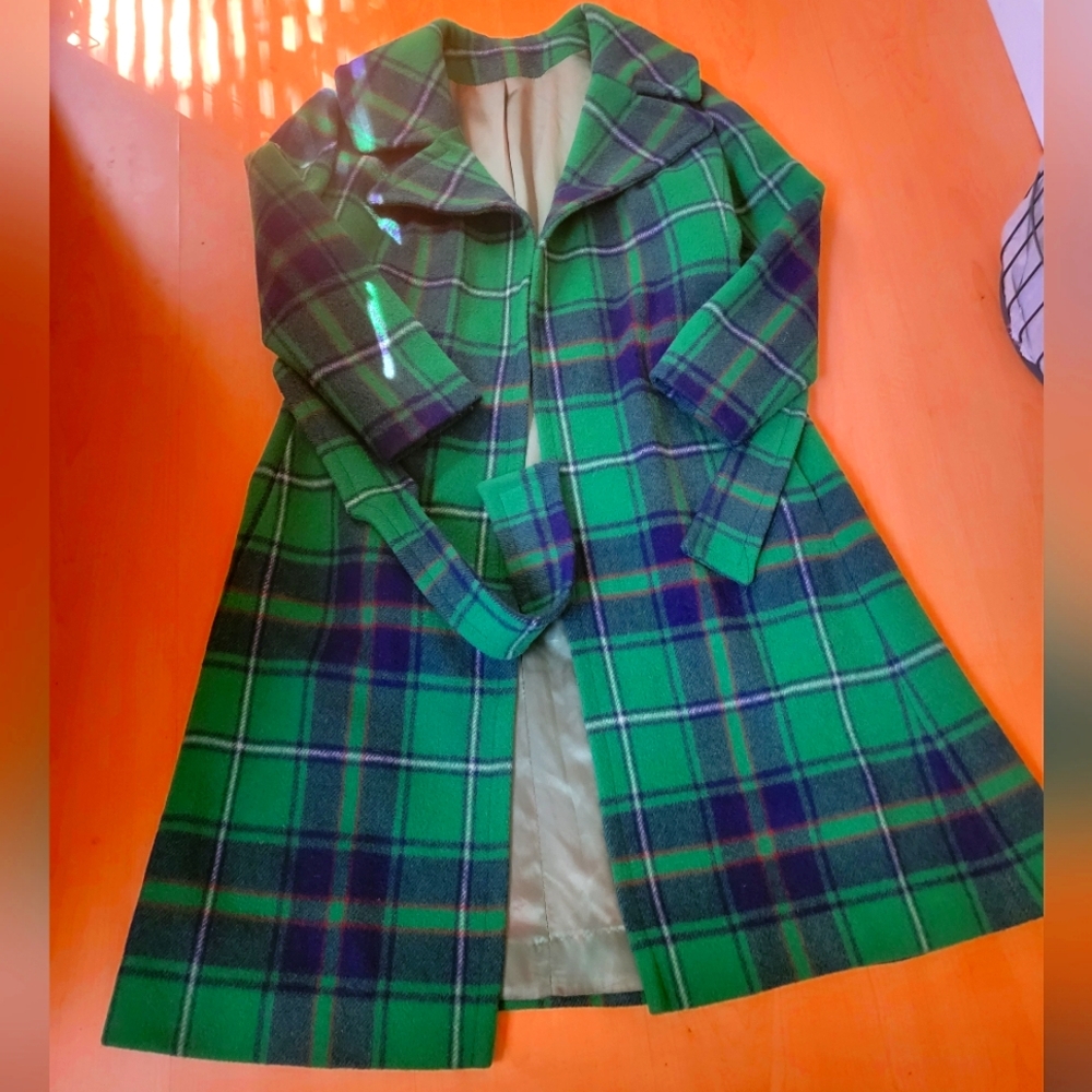 PEABODY WOMENS HEAVY WOOL COAT....